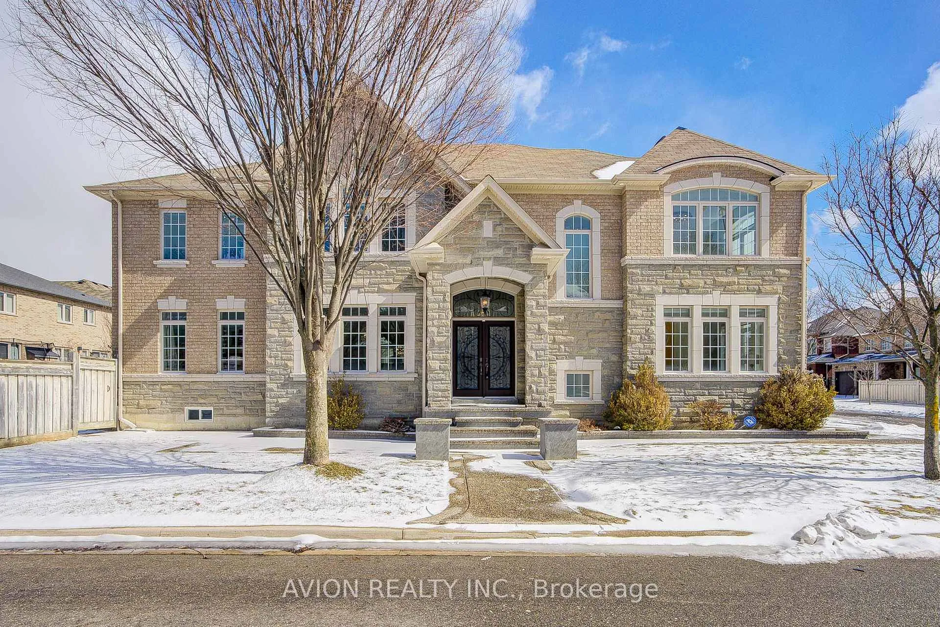 Photo 2 of 30 Ferrazzano Lane, Vaughan, Vellore Village — HOMEH
