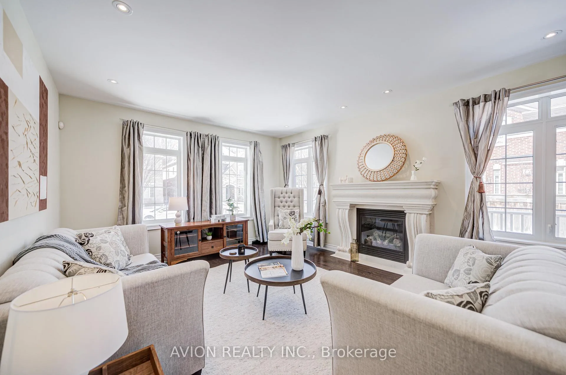 Photo 10 of 30 Ferrazzano Lane, Vaughan, Vellore Village — HOMEH