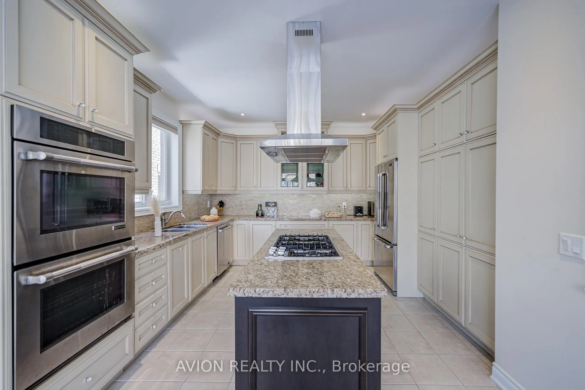 Photo 14 of 30 Ferrazzano Lane, Vaughan, Vellore Village — HOMEH