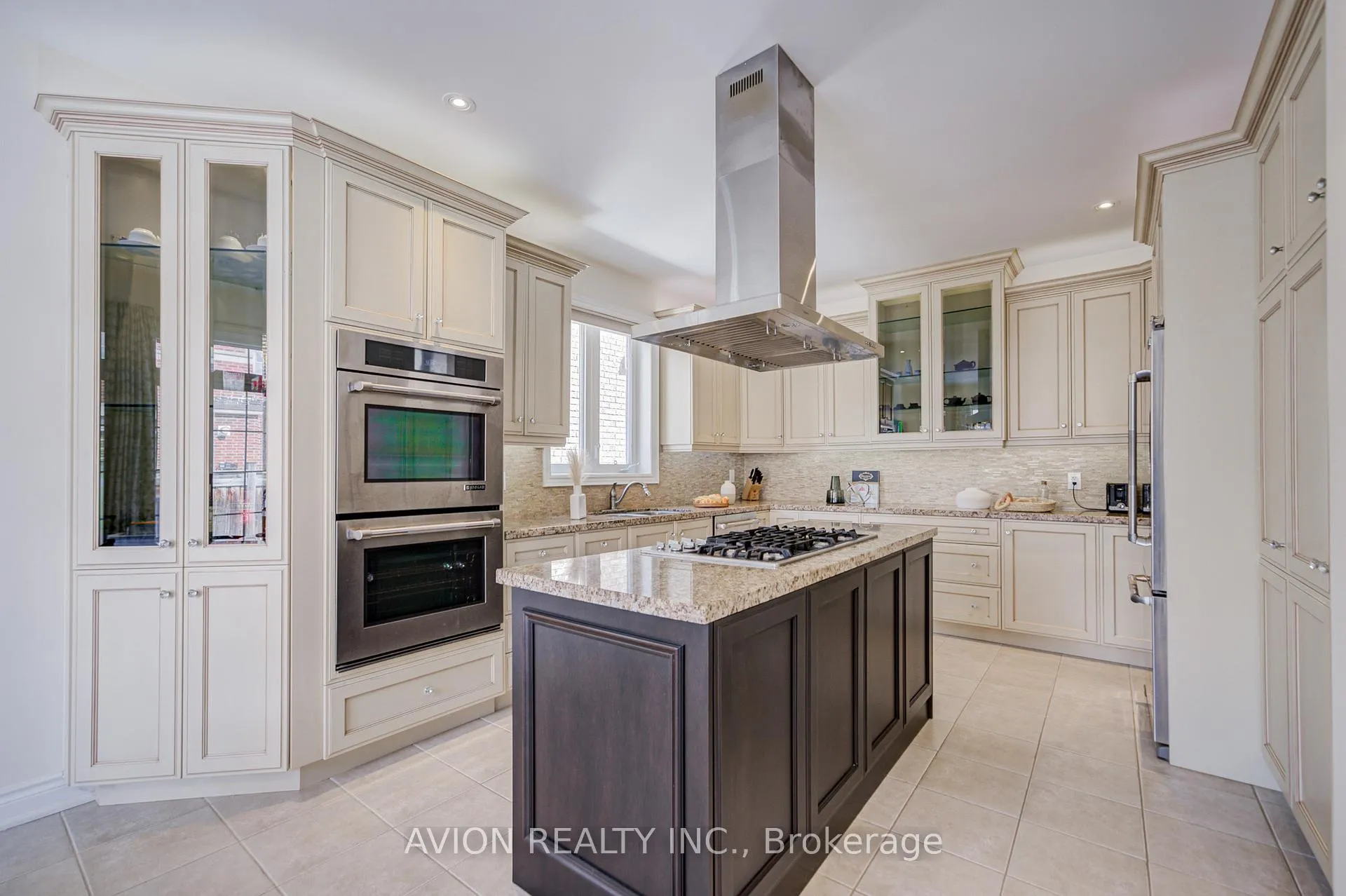 Photo 17 of 30 Ferrazzano Lane, Vaughan, Vellore Village — HOMEH
