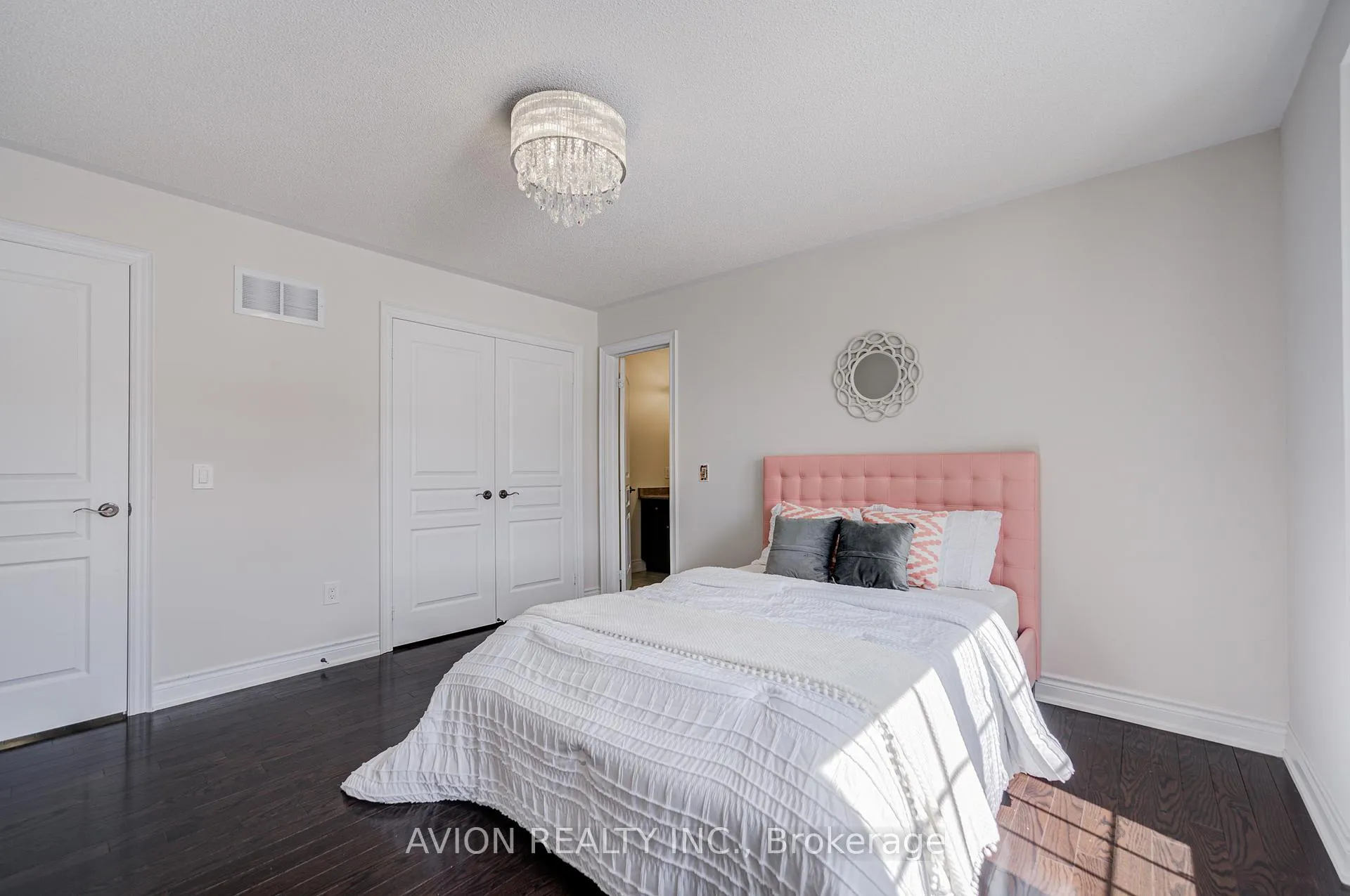 Photo 33 of 30 Ferrazzano Lane, Vaughan, Vellore Village — HOMEH