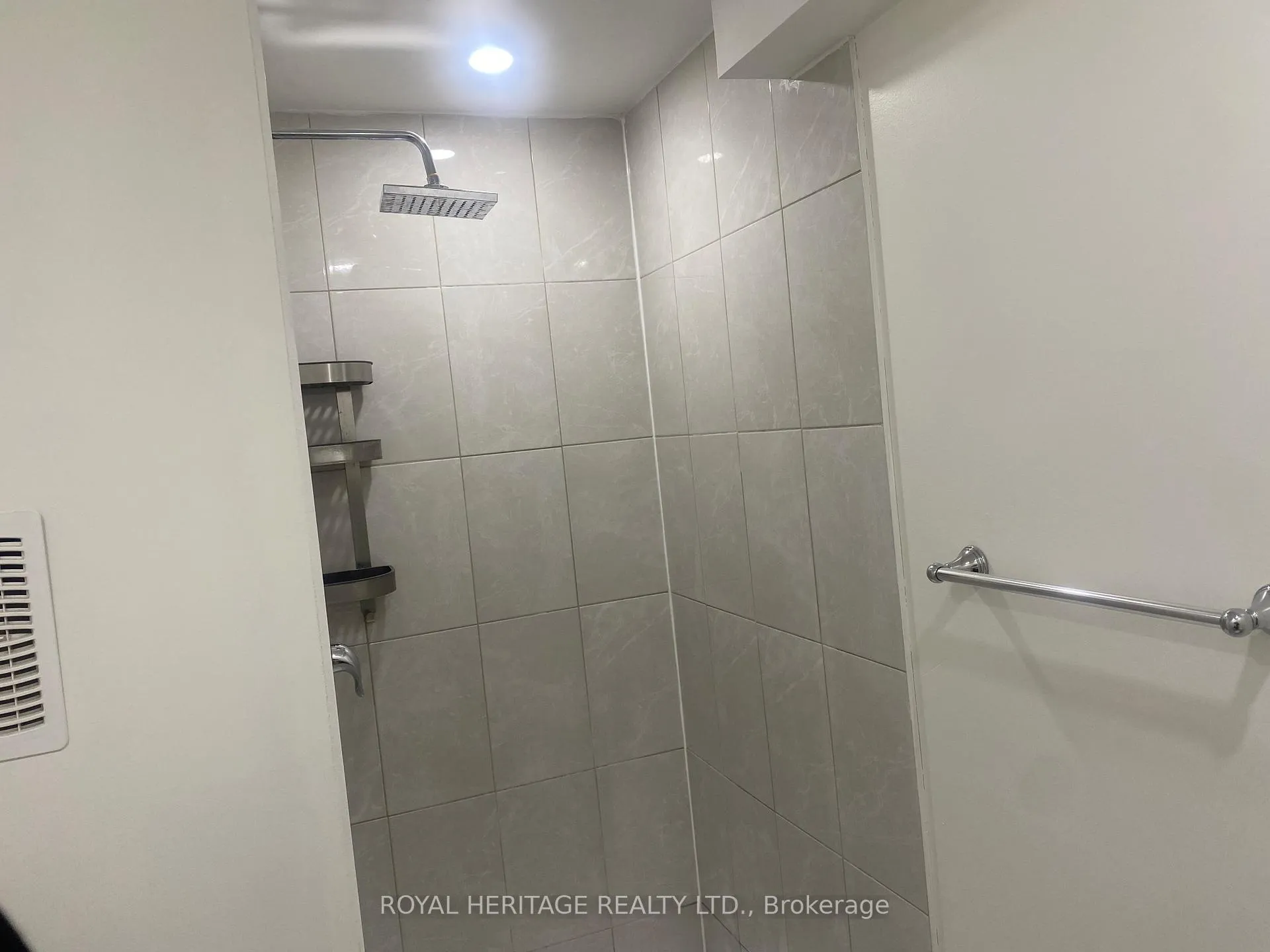 Photo 10 of 24 Reed Drive, Ajax, Central — HOMEH