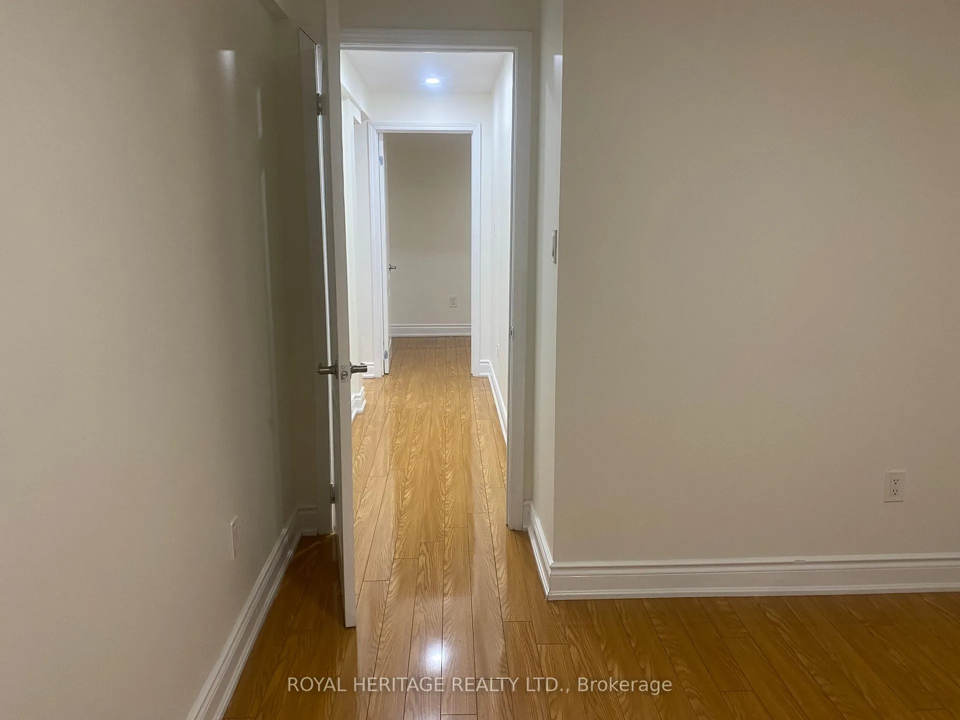 Photo 11 of 24 Reed Drive, Ajax, Central — HOMEH