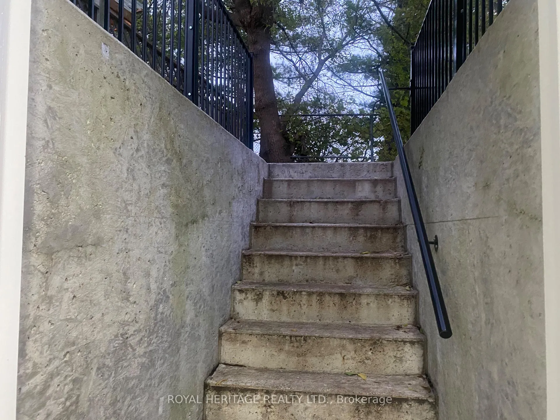 Photo 13 of 24 Reed Drive, Ajax, Central — HOMEH