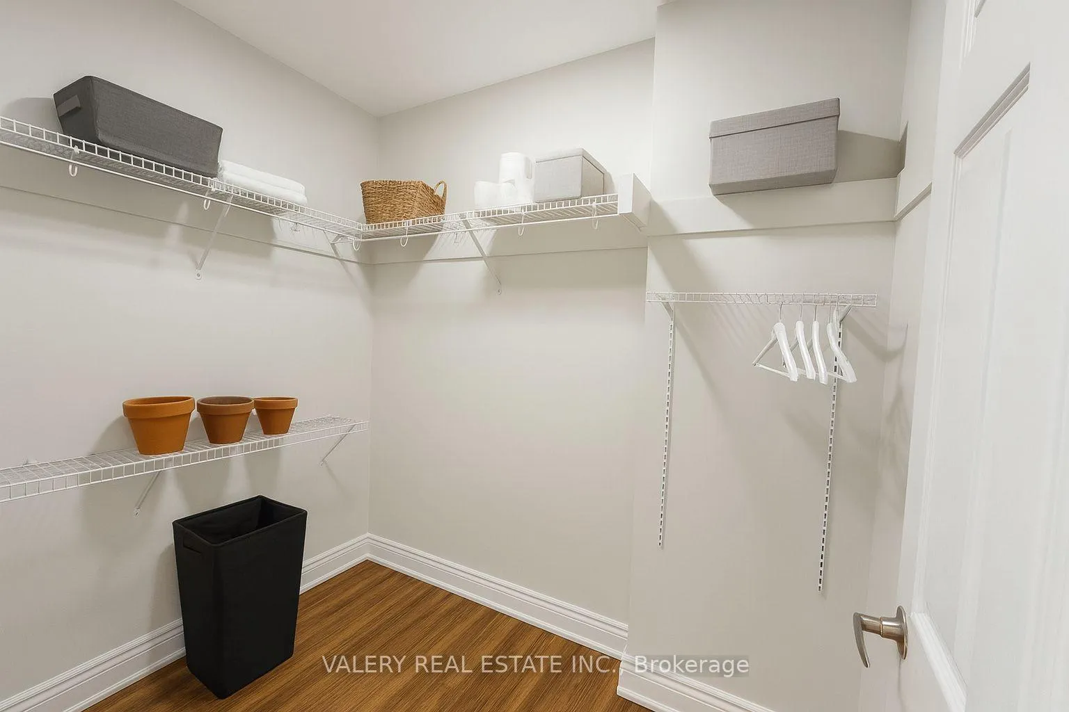 Photo 4 of Unit 8, 107 Redpath Avenue, Toronto, Mount Pleasant West — HOMEH
