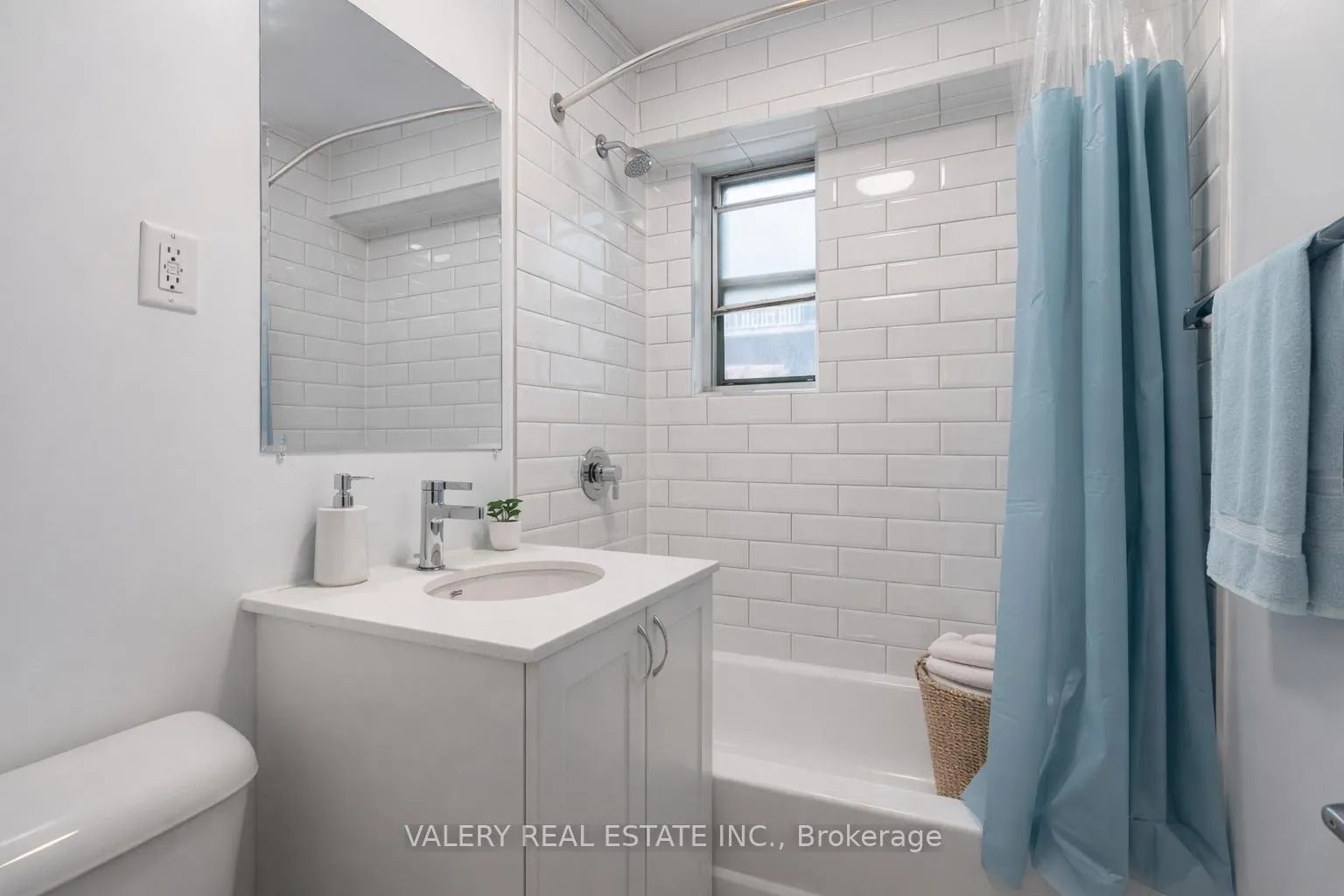 Photo 4 of Unit 303, 161 St. George Street, Toronto, The Annex — HOMEH