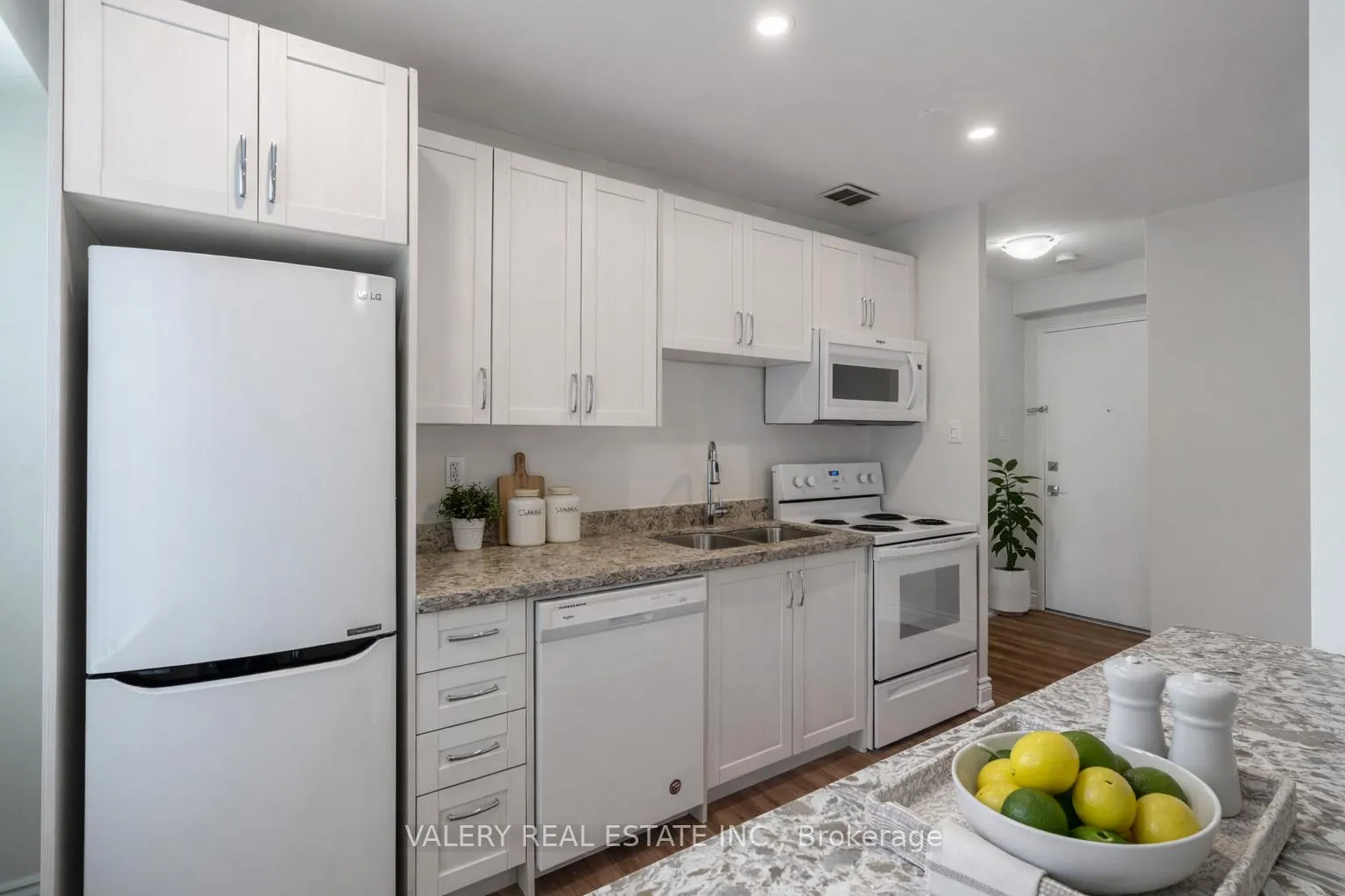 Photo 2 of Unit 307, 161 St. George Street, Toronto, The Annex — HOMEH