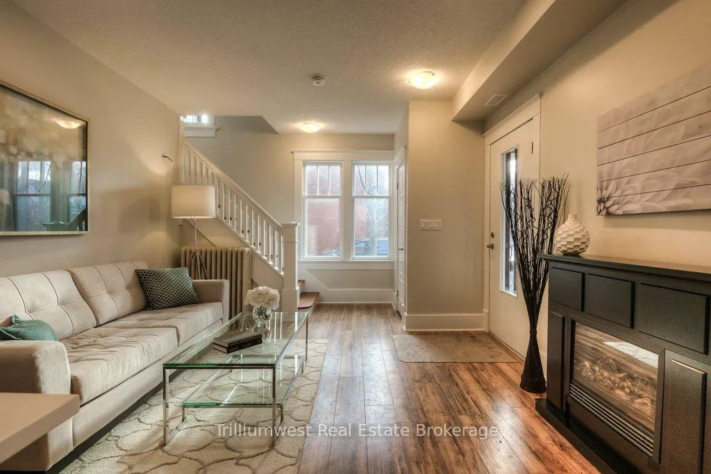 Photo 3 of 54 Park Street, Kitchener, Cherry Hill — HOMEH
