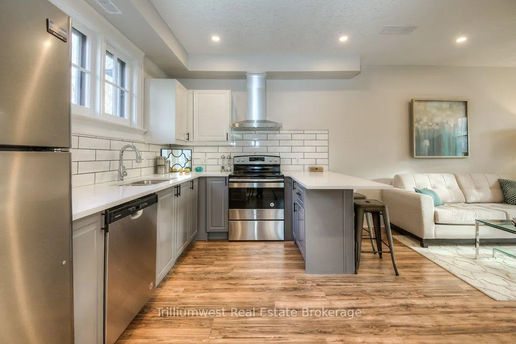 Photo 7 of 54 Park Street, Kitchener, Cherry Hill — HOMEH