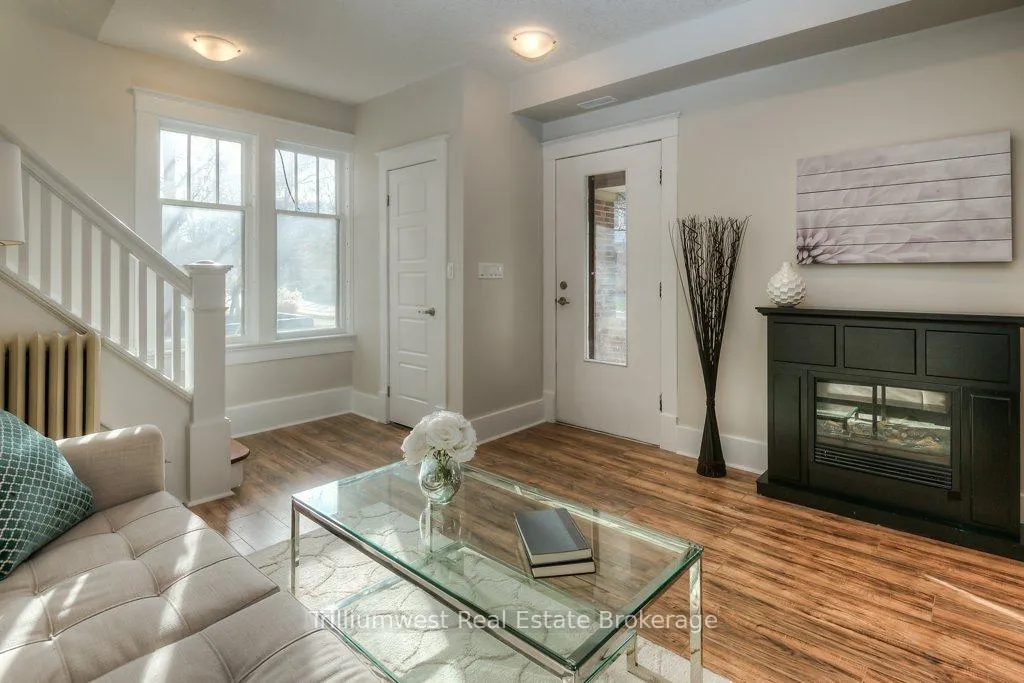 Photo 9 of 54 Park Street, Kitchener, Cherry Hill — HOMEH