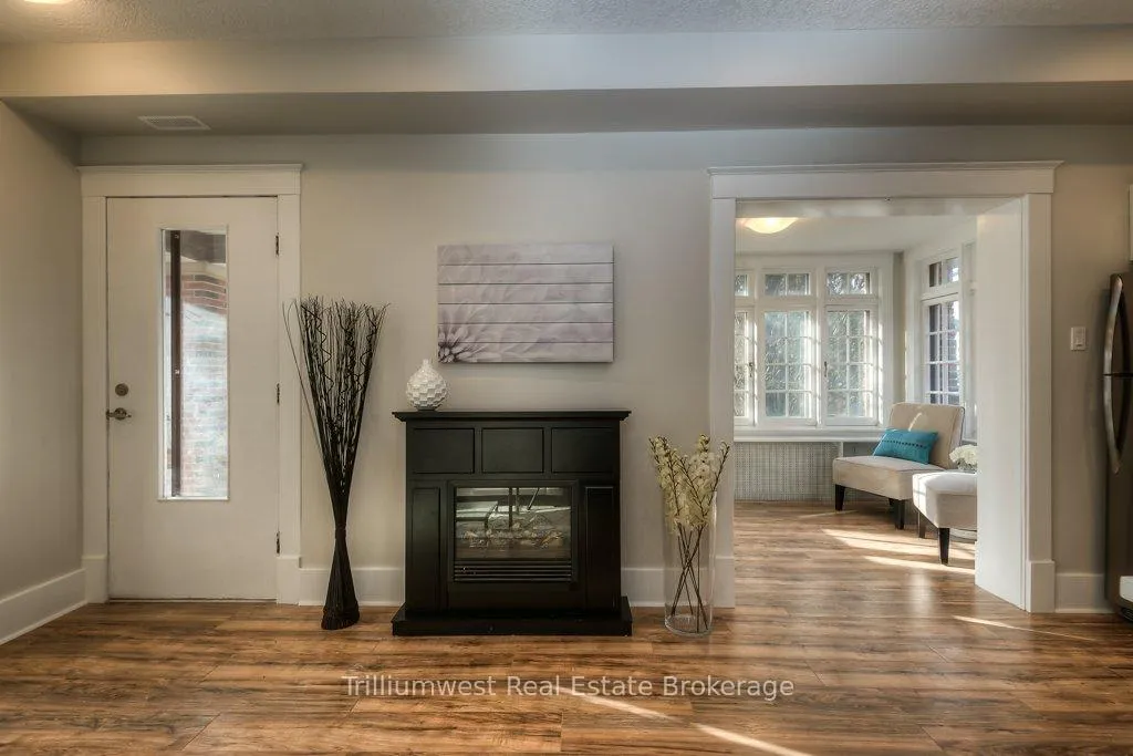 Photo 10 of 54 Park Street, Kitchener, Cherry Hill — HOMEH