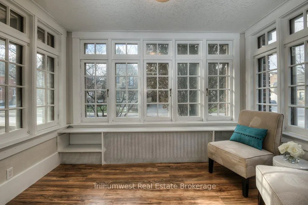 Photo 11 of 54 Park Street, Kitchener, Cherry Hill — HOMEH