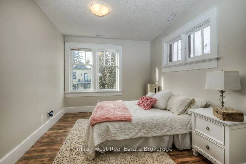 Photo 14 of 54 Park Street, Kitchener, Cherry Hill — HOMEH