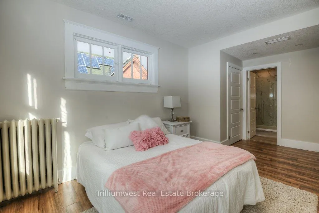 Photo 15 of 54 Park Street, Kitchener, Cherry Hill — HOMEH