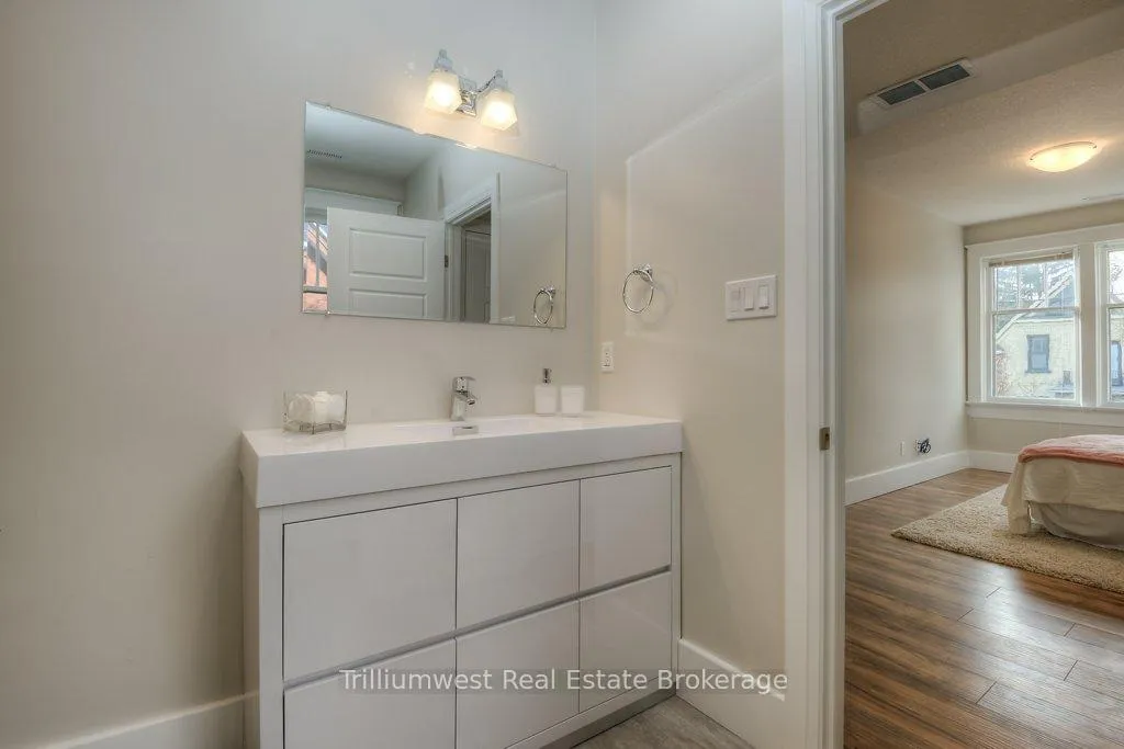 Photo 16 of 54 Park Street, Kitchener, Cherry Hill — HOMEH