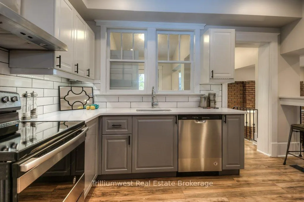 Photo 25 of 54 Park Street, Kitchener, Cherry Hill — HOMEH