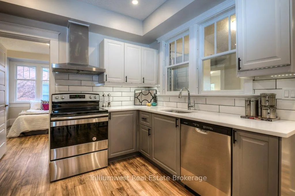Photo 27 of 54 Park Street, Kitchener, Cherry Hill — HOMEH