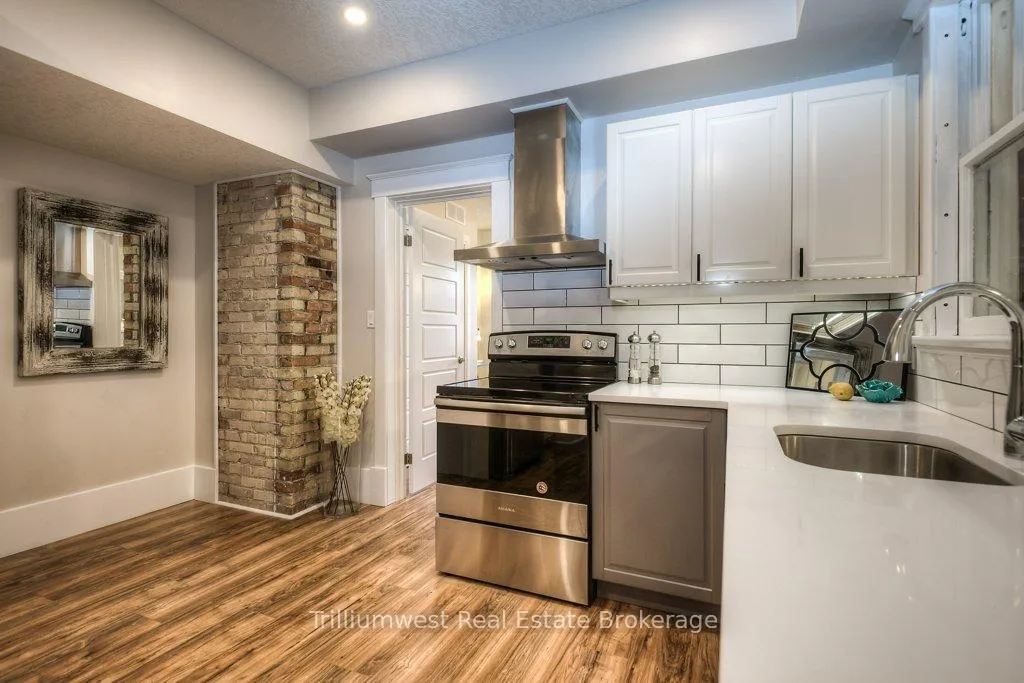 Photo 28 of 54 Park Street, Kitchener, Cherry Hill — HOMEH
