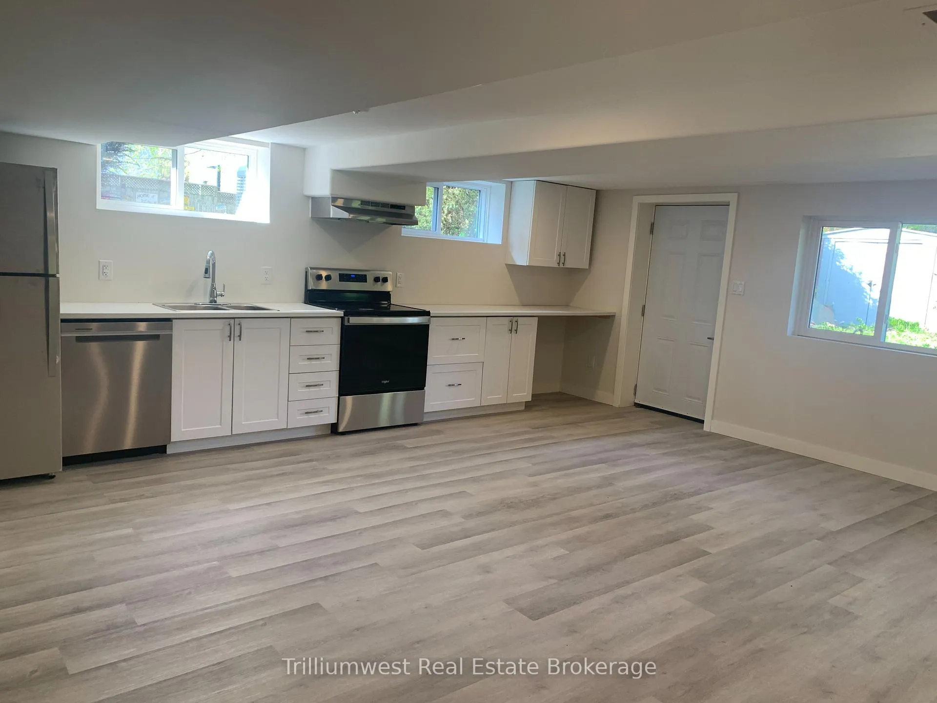 Photo 43 of 54 Park Street, Kitchener, Cherry Hill — HOMEH