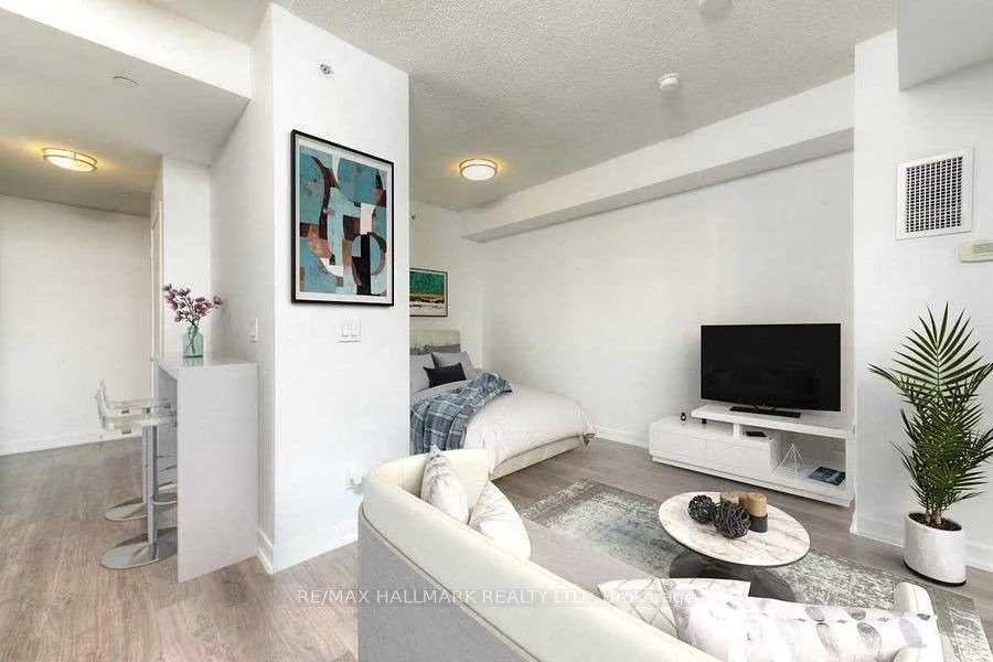 Photo 3 of Unit 2011, 225 Sackville Street, Toronto, Regent Park — HOMEH
