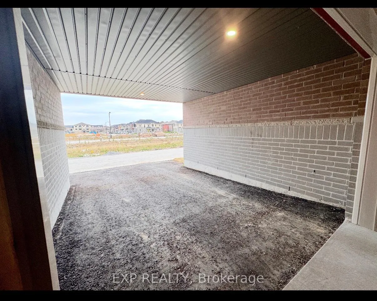 Photo 5 of Unit Main, 553 Vine Cliff Boulevard, Markham, Rural Markham — HOMEH