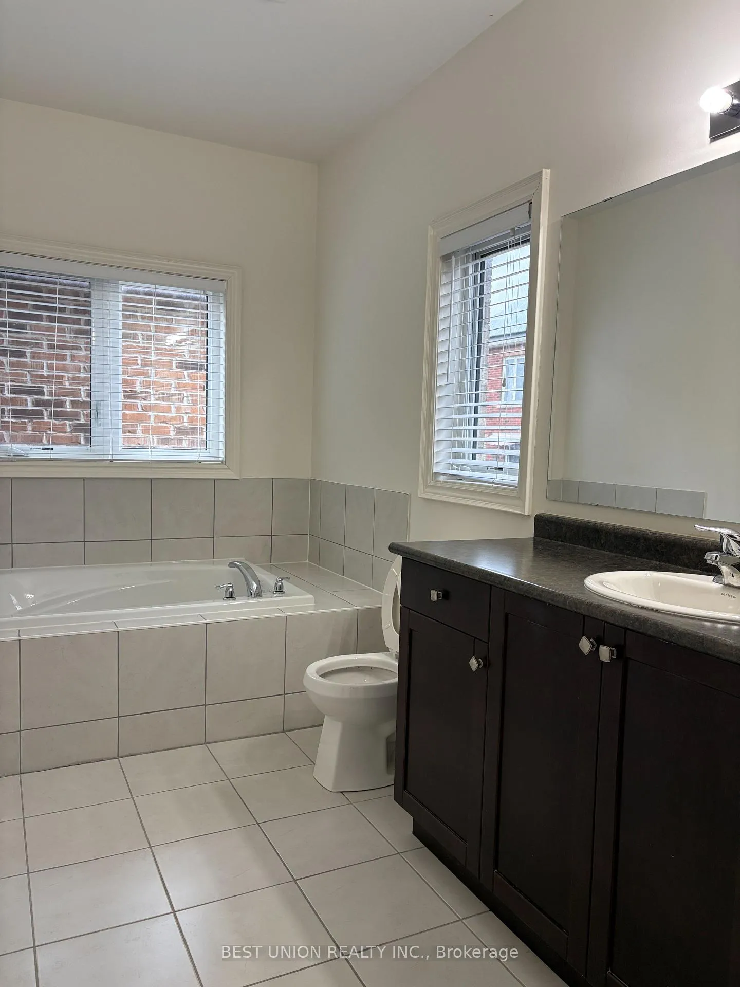 Photo 24 of 52 Manila Street, Markham, Berczy — HOMEH