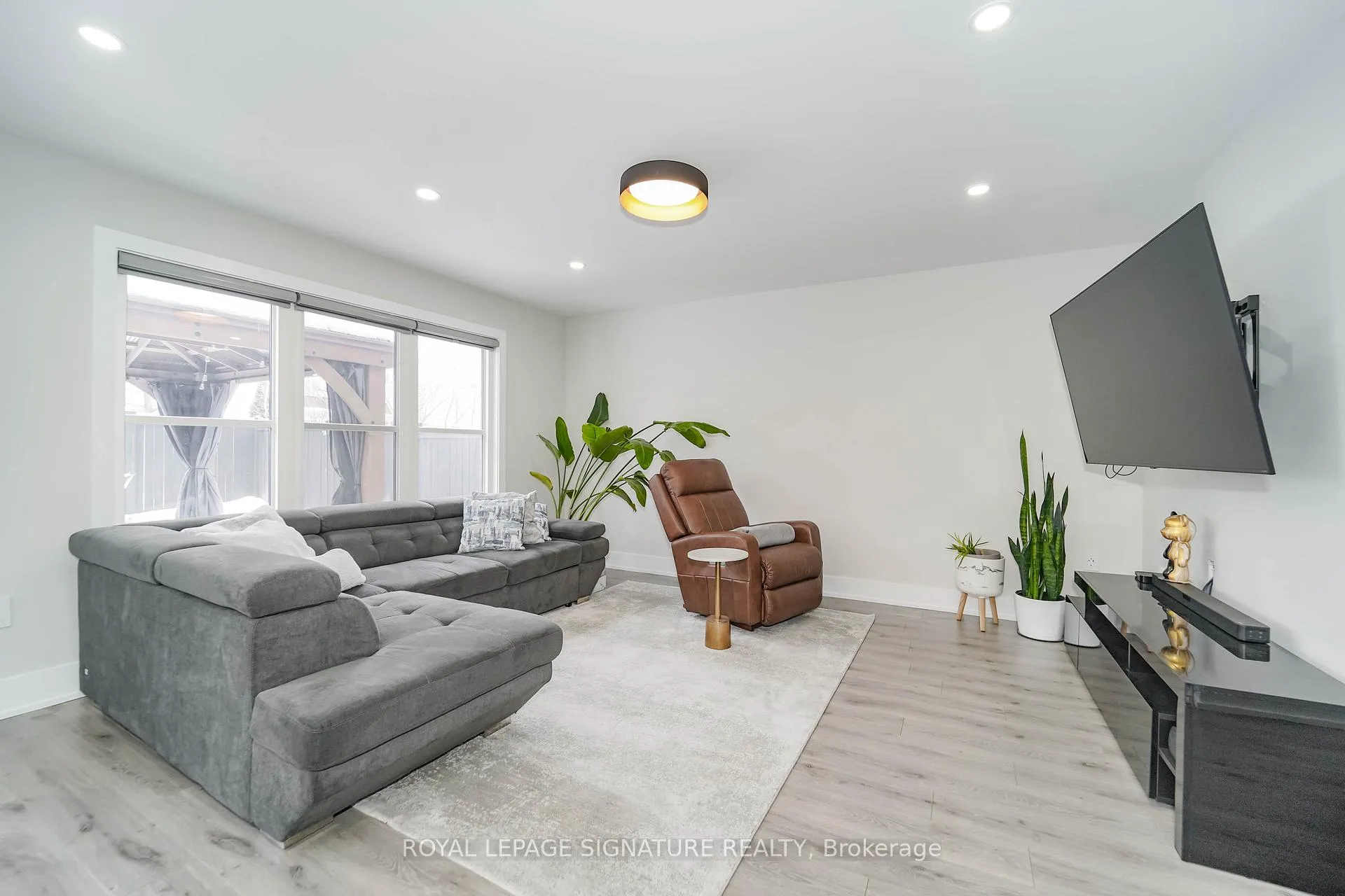 Photo 10 of 80 Kidd Crescent, New Tecumseth, Alliston — HOMEH
