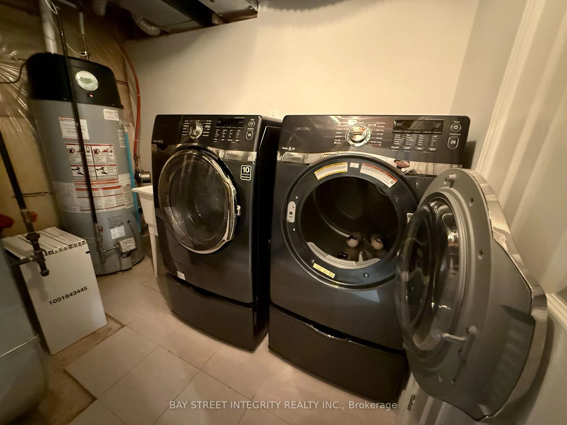 Photo 6 of Unit #2, 26 Carolina Rose Crescent, Markham, Wismer — HOMEH