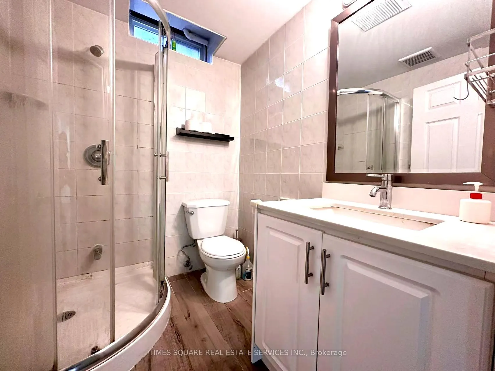 Photo 10 of 12 Milton Place, Vaughan, Maple — HOMEH