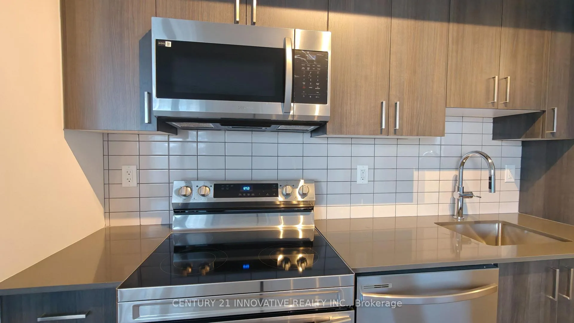 Photo 14 of Unit 201, 1010 Sandy Beach Road, Pickering, Bay Ridges — HOMEH