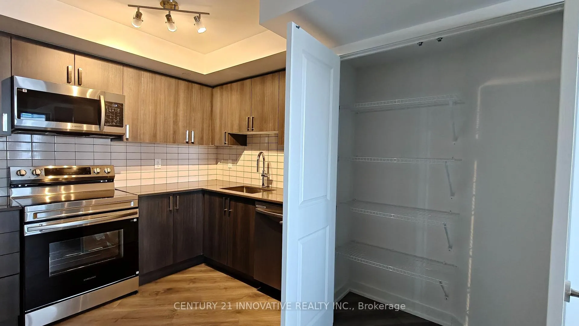 Photo 10 of Unit 416, 1010 Sandy Beach Road, Pickering, Bay Ridges — HOMEH