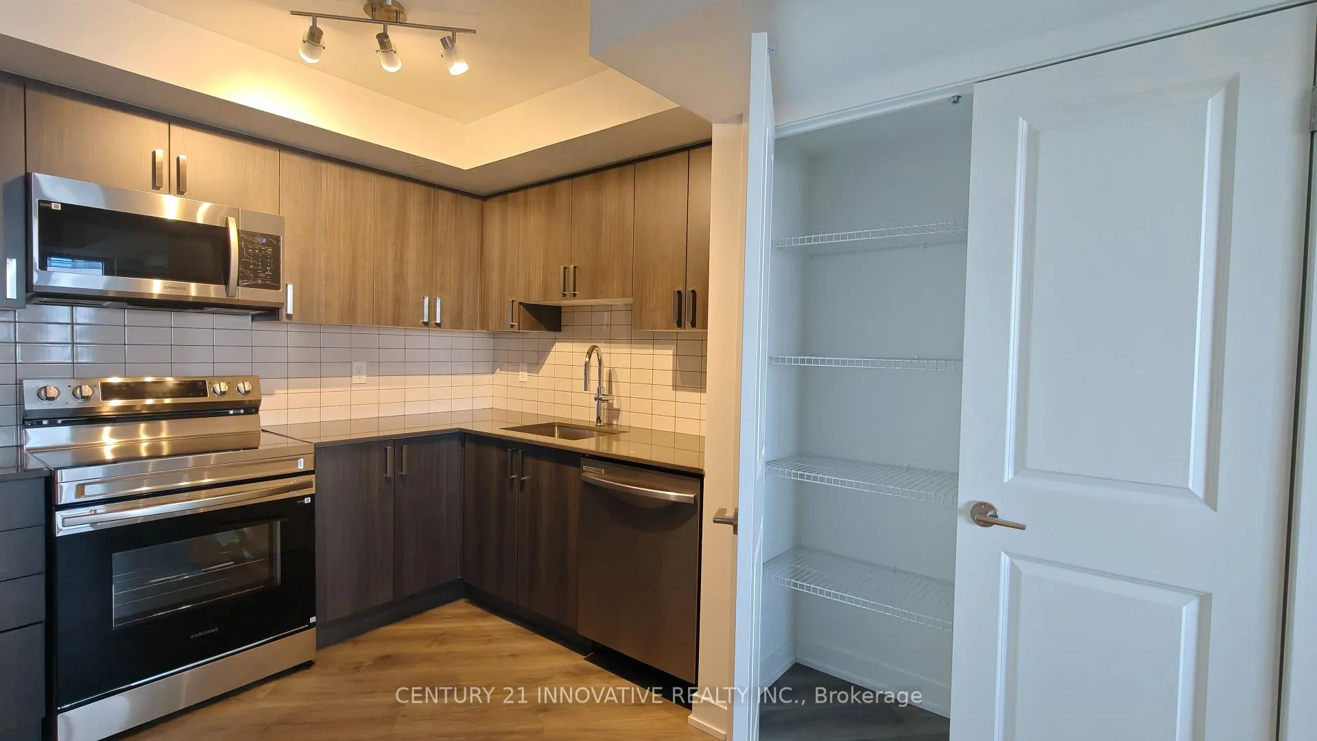 Photo 11 of Unit 416, 1010 Sandy Beach Road, Pickering, Bay Ridges — HOMEH