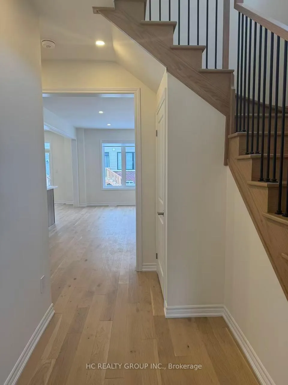 Photo 4 of 664 Grand Ridge Avenue, Oshawa, Pinecrest — HOMEH