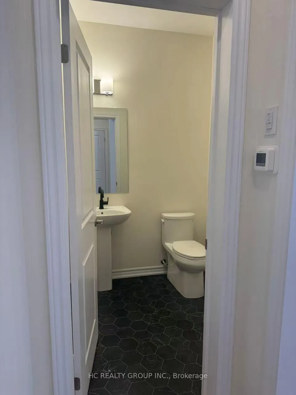 Photo 5 of 664 Grand Ridge Avenue, Oshawa, Pinecrest — HOMEH