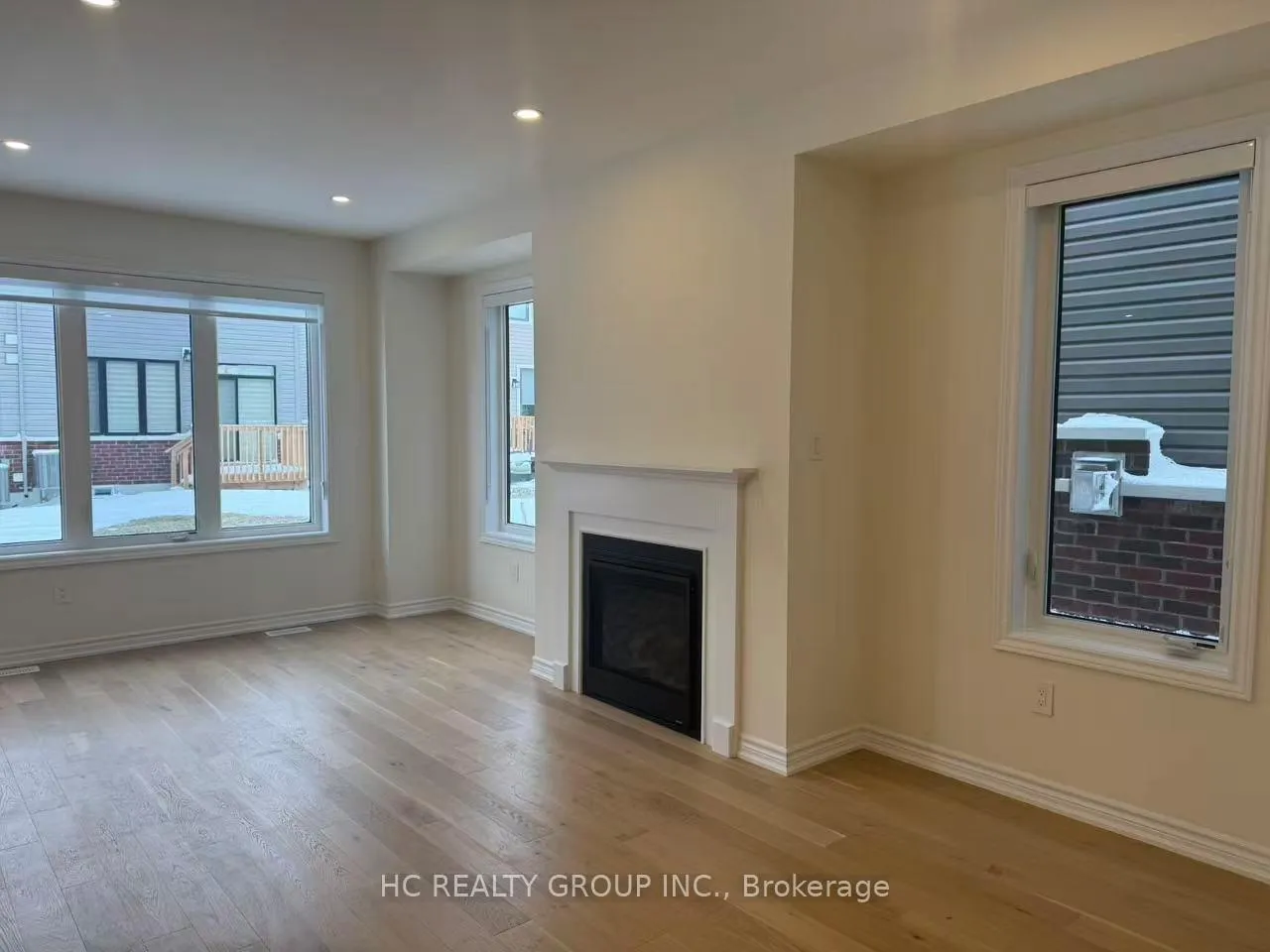 Photo 6 of 664 Grand Ridge Avenue, Oshawa, Pinecrest — HOMEH