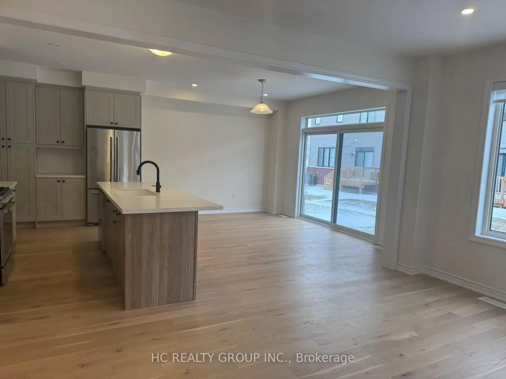Photo 8 of 664 Grand Ridge Avenue, Oshawa, Pinecrest — HOMEH