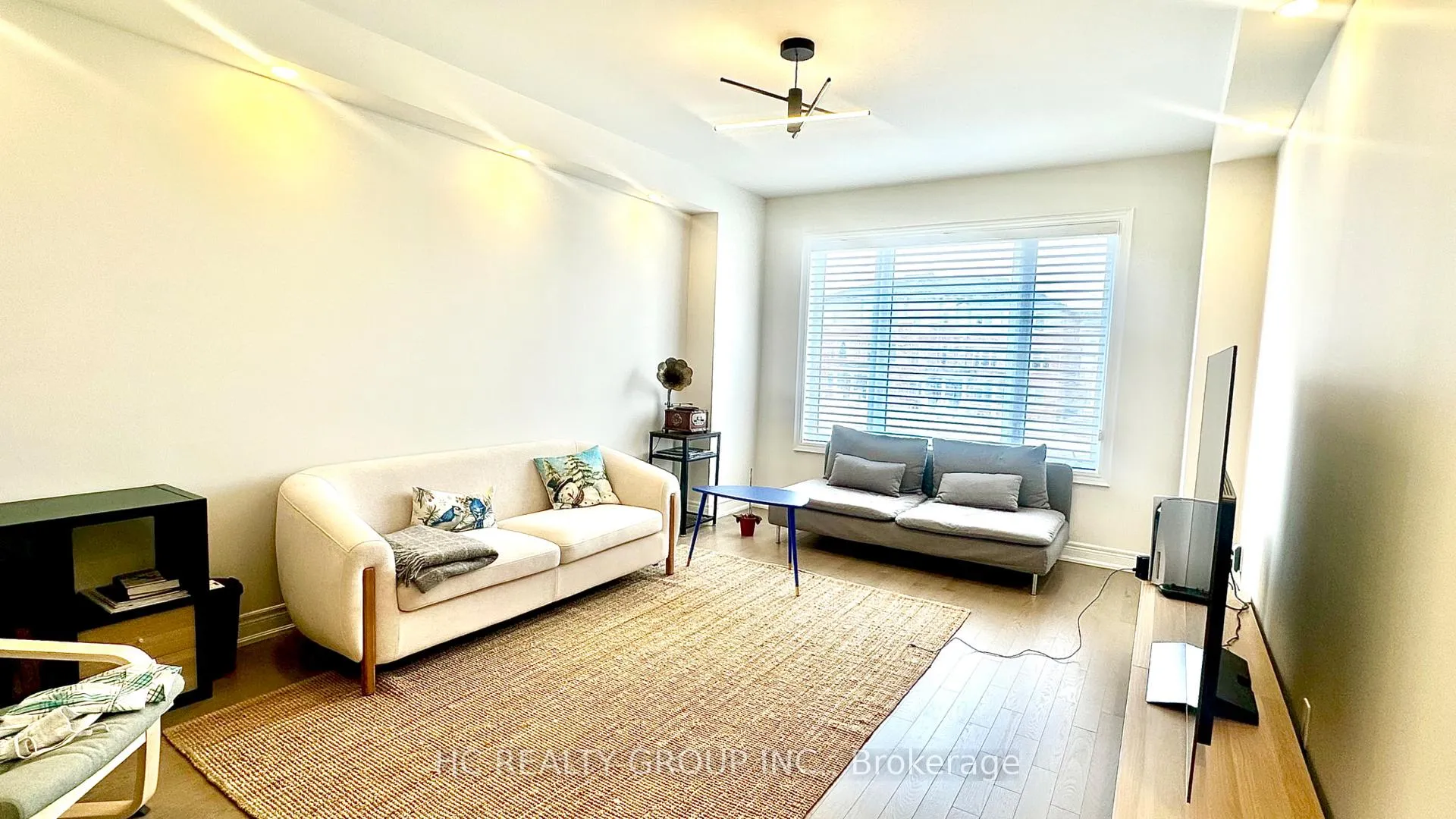 Photo 1 of 2852 Whites Road, Pickering, Rural Pickering — HOMEH