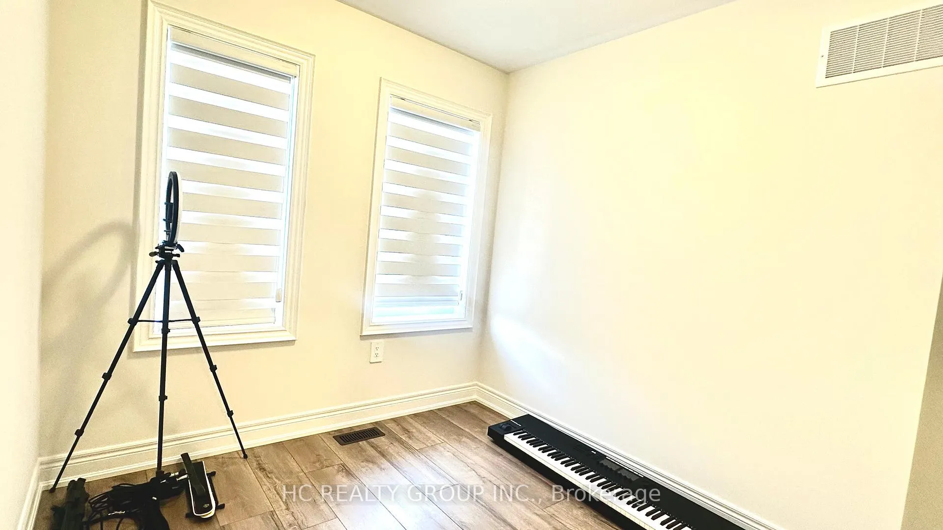 Photo 5 of 2852 Whites Road, Pickering, Rural Pickering — HOMEH