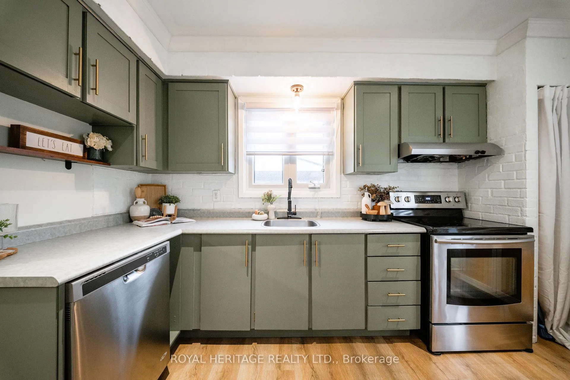 Photo 7 of 198 Barkley Crescent, Oshawa, Vanier — HOMEH