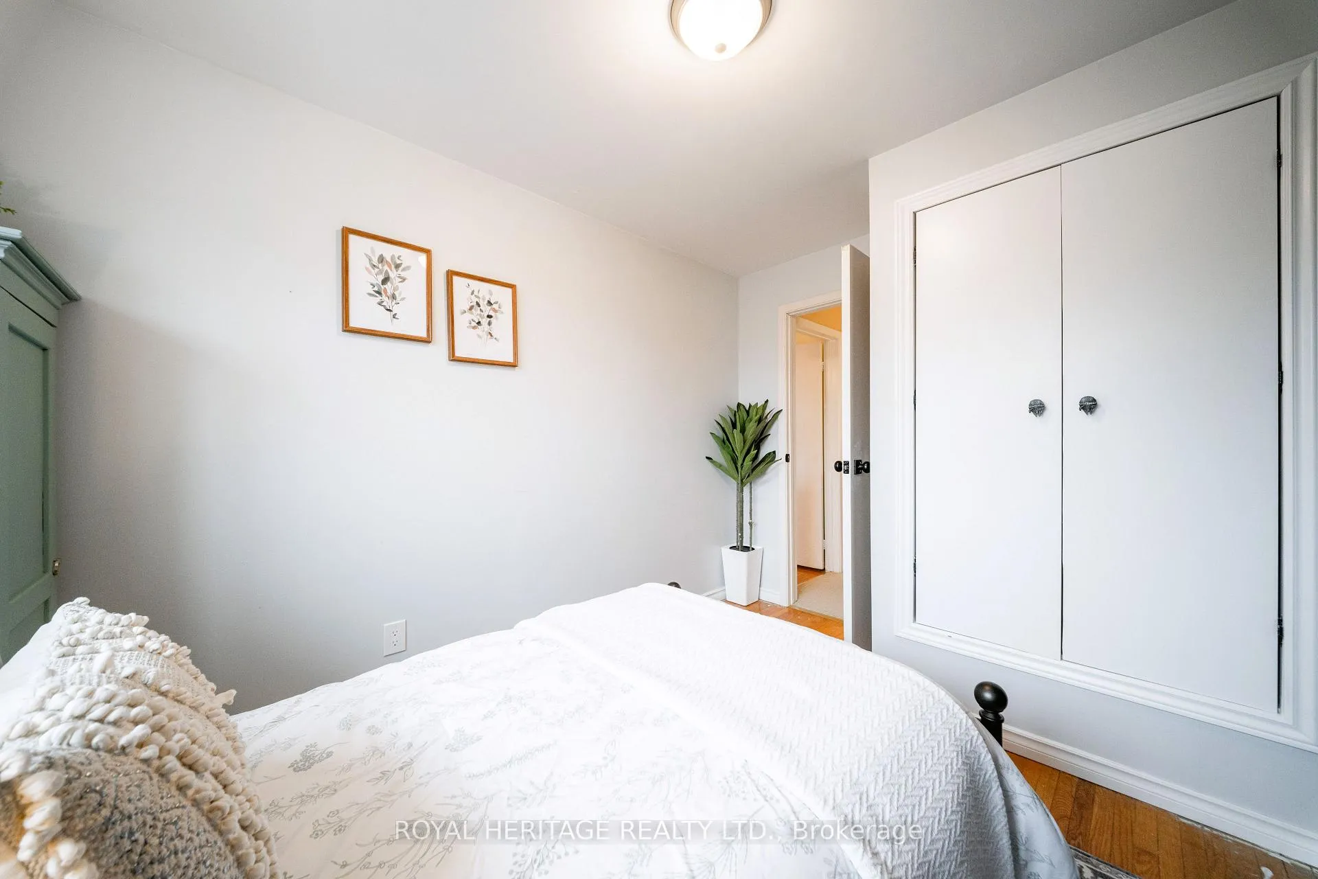 Photo 21 of 198 Barkley Crescent, Oshawa, Vanier — HOMEH