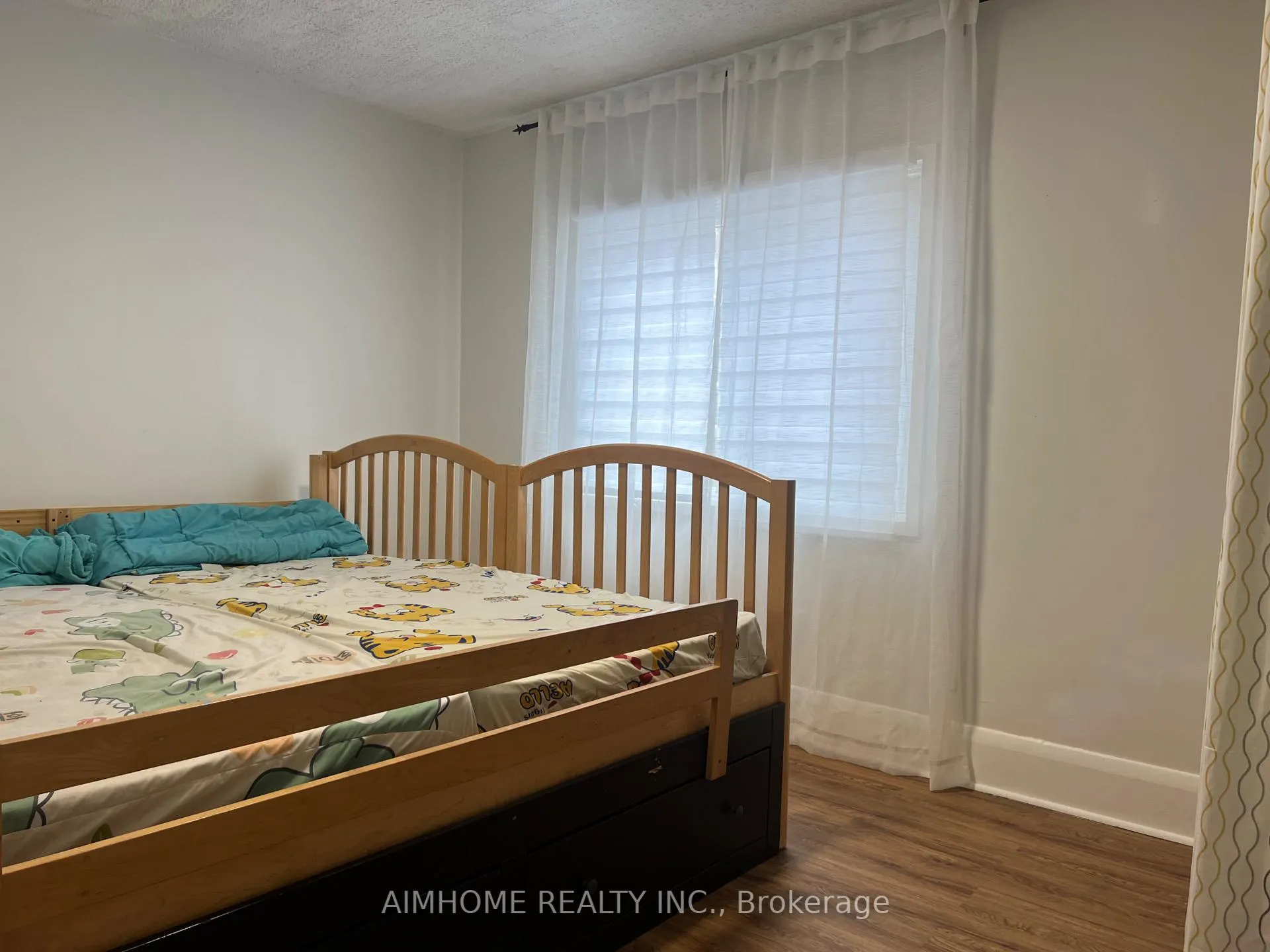 Photo 14 of 179 Gamble Avenue, Toronto, East York — HOMEH