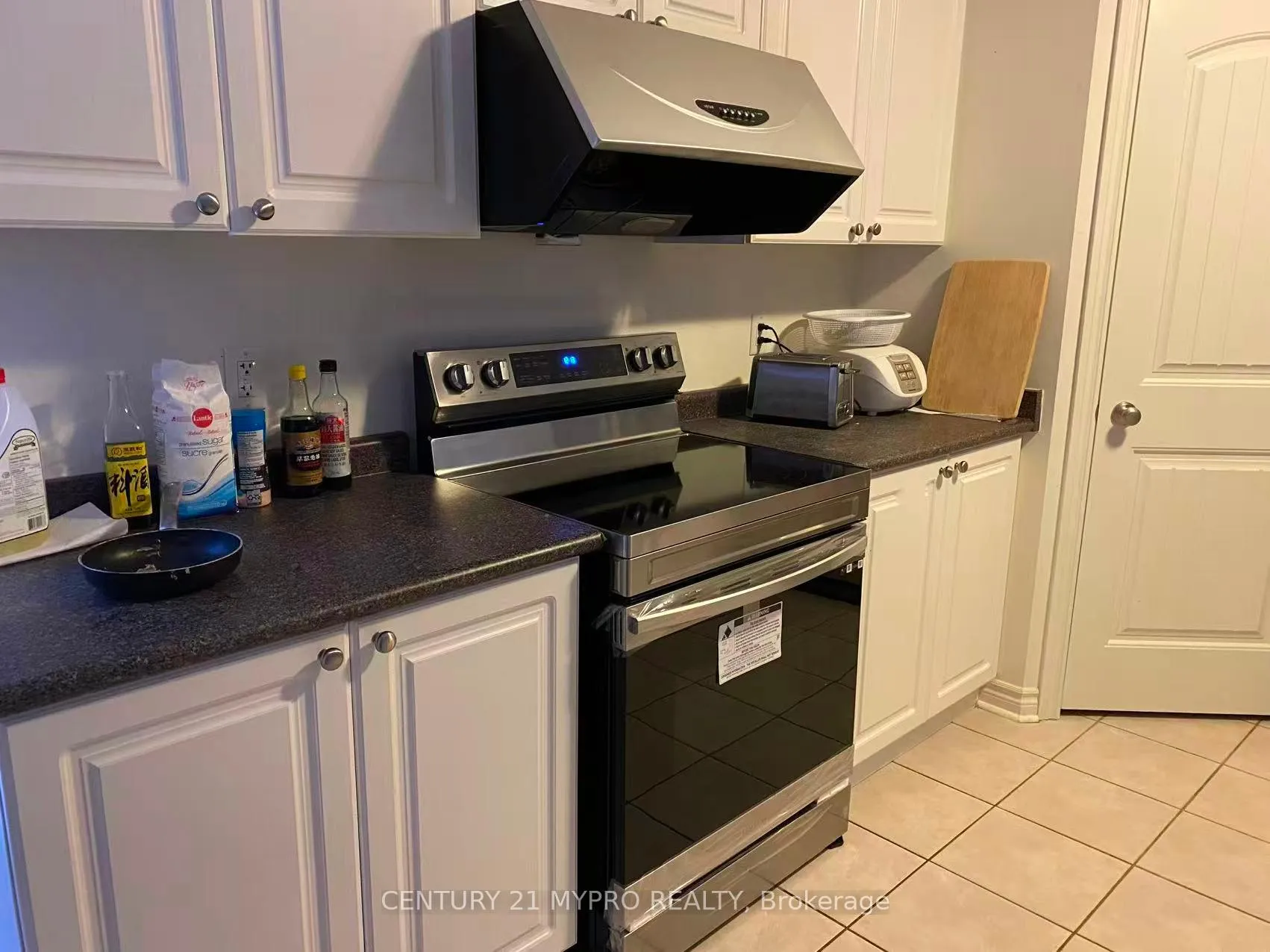 Photo 4 of 315 Colonial Drive, Guelph, Pineridge/Westminster Woods — HOMEH