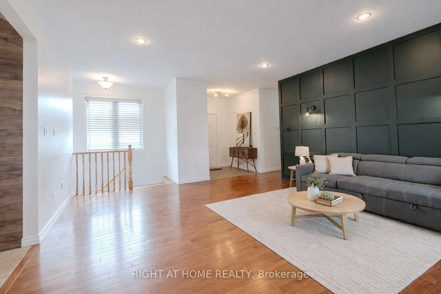Photo 4 of 301 Mud Street E, Hamilton, Rural Stoney Creek — HOMEH