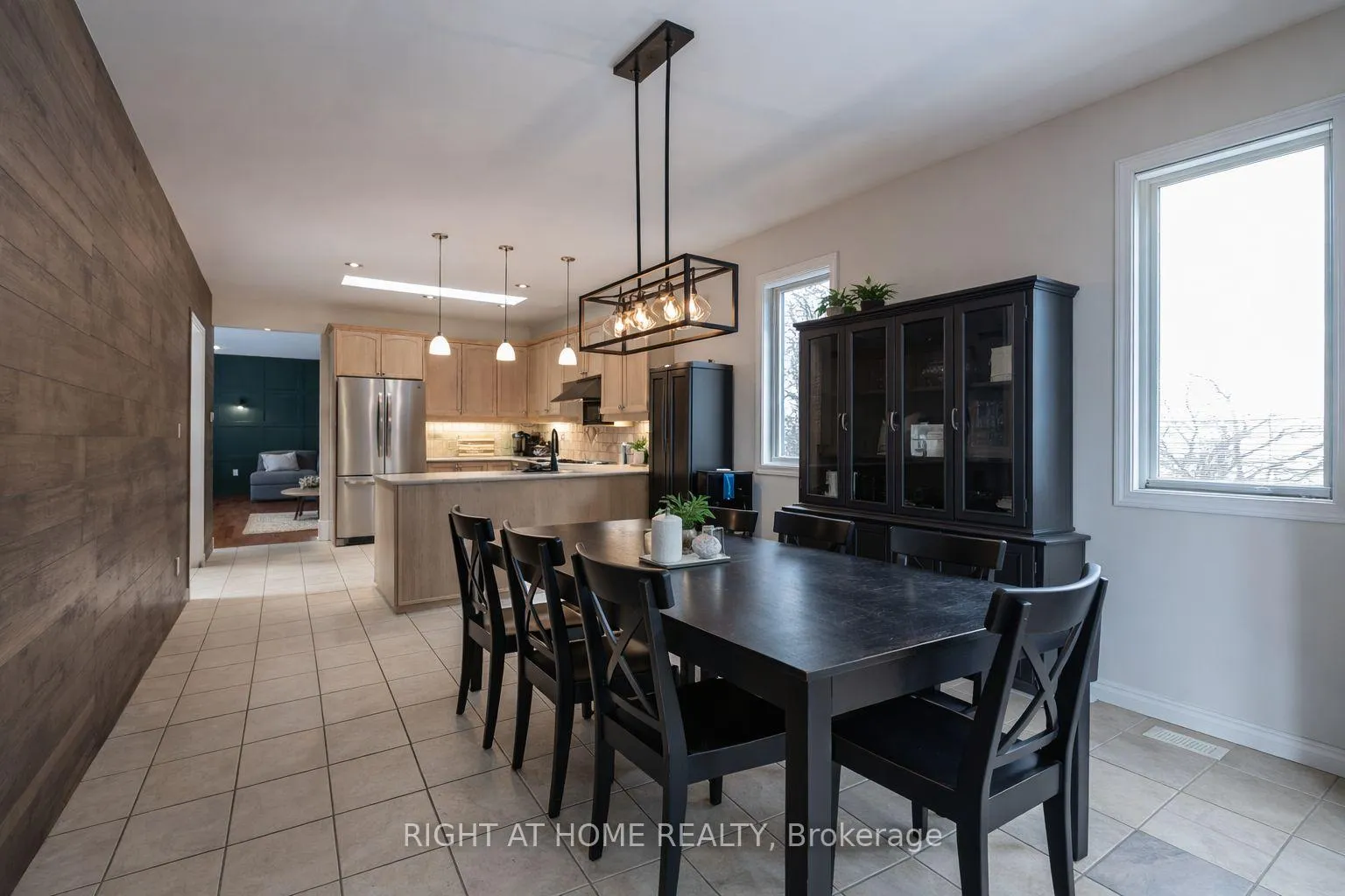 Photo 9 of 301 Mud Street E, Hamilton, Rural Stoney Creek — HOMEH