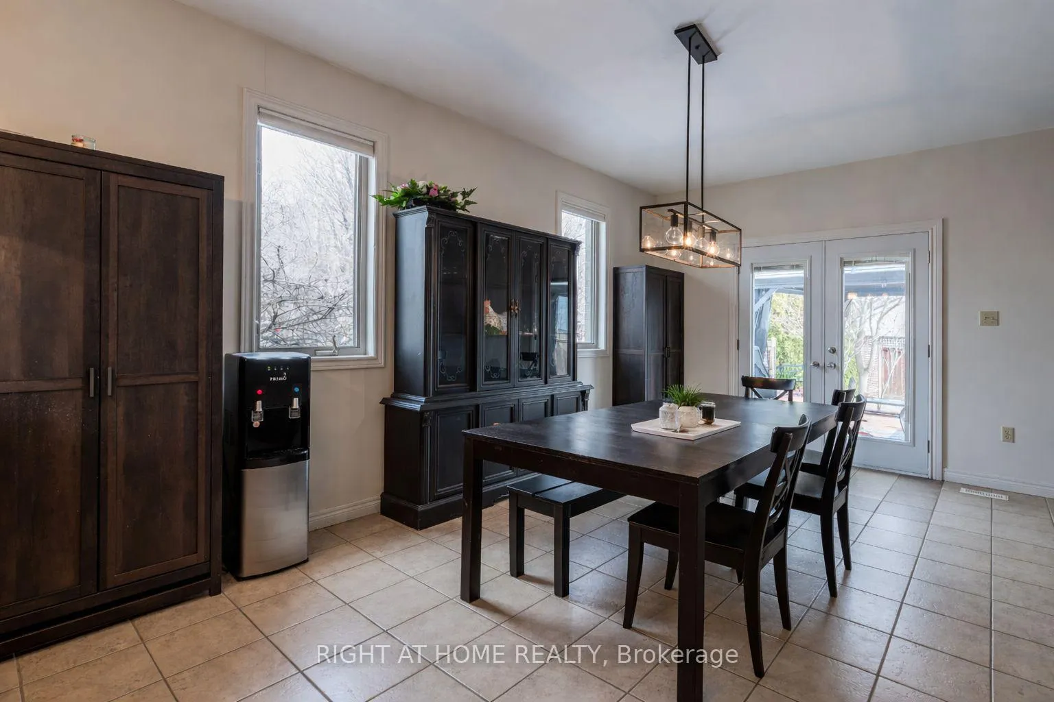 Photo 10 of 301 Mud Street E, Hamilton, Rural Stoney Creek — HOMEH