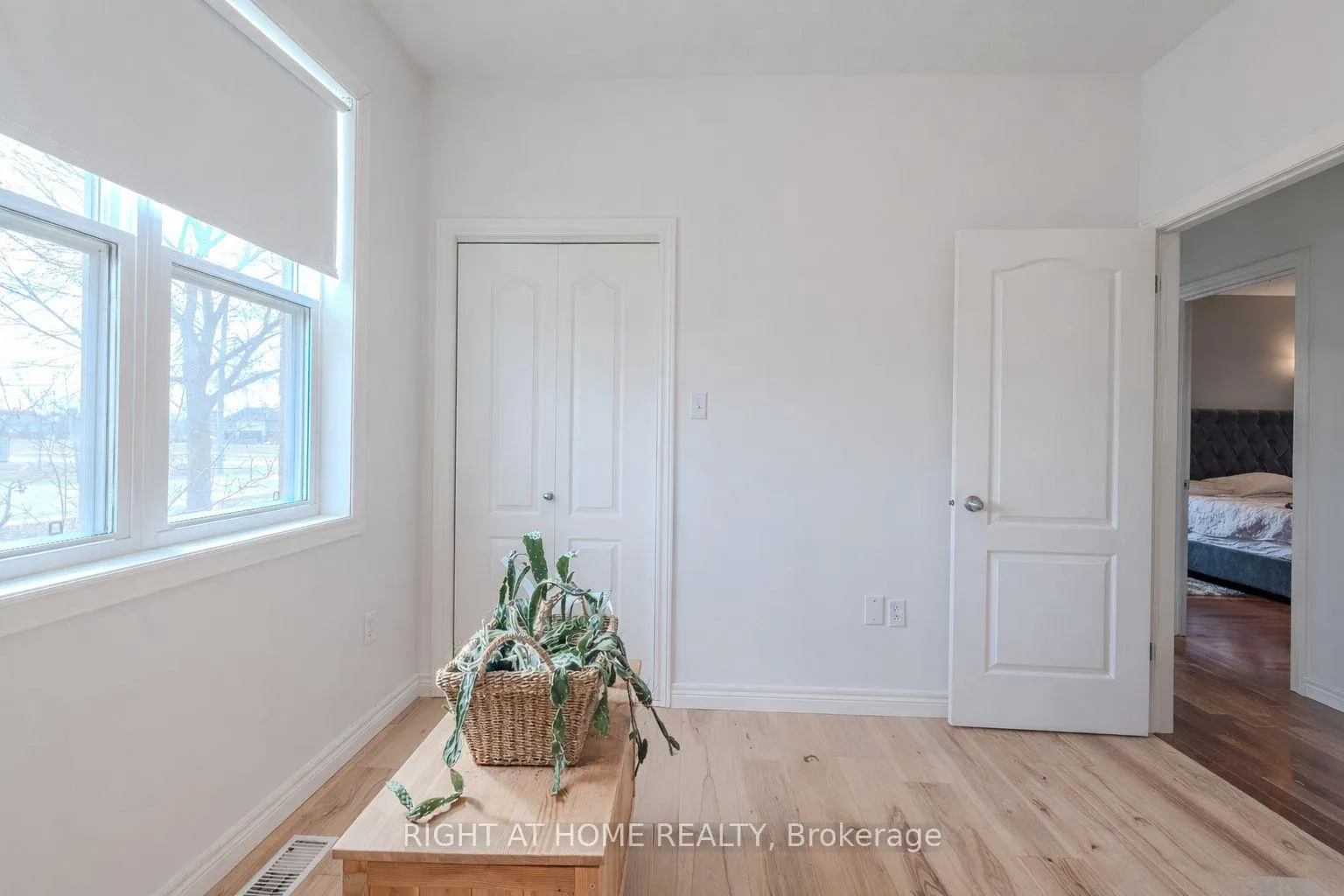 Photo 19 of 301 Mud Street E, Hamilton, Rural Stoney Creek — HOMEH