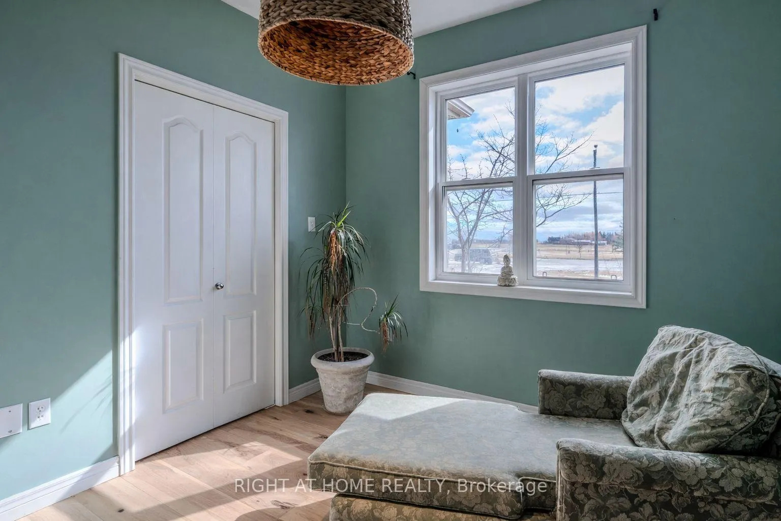 Photo 21 of 301 Mud Street E, Hamilton, Rural Stoney Creek — HOMEH