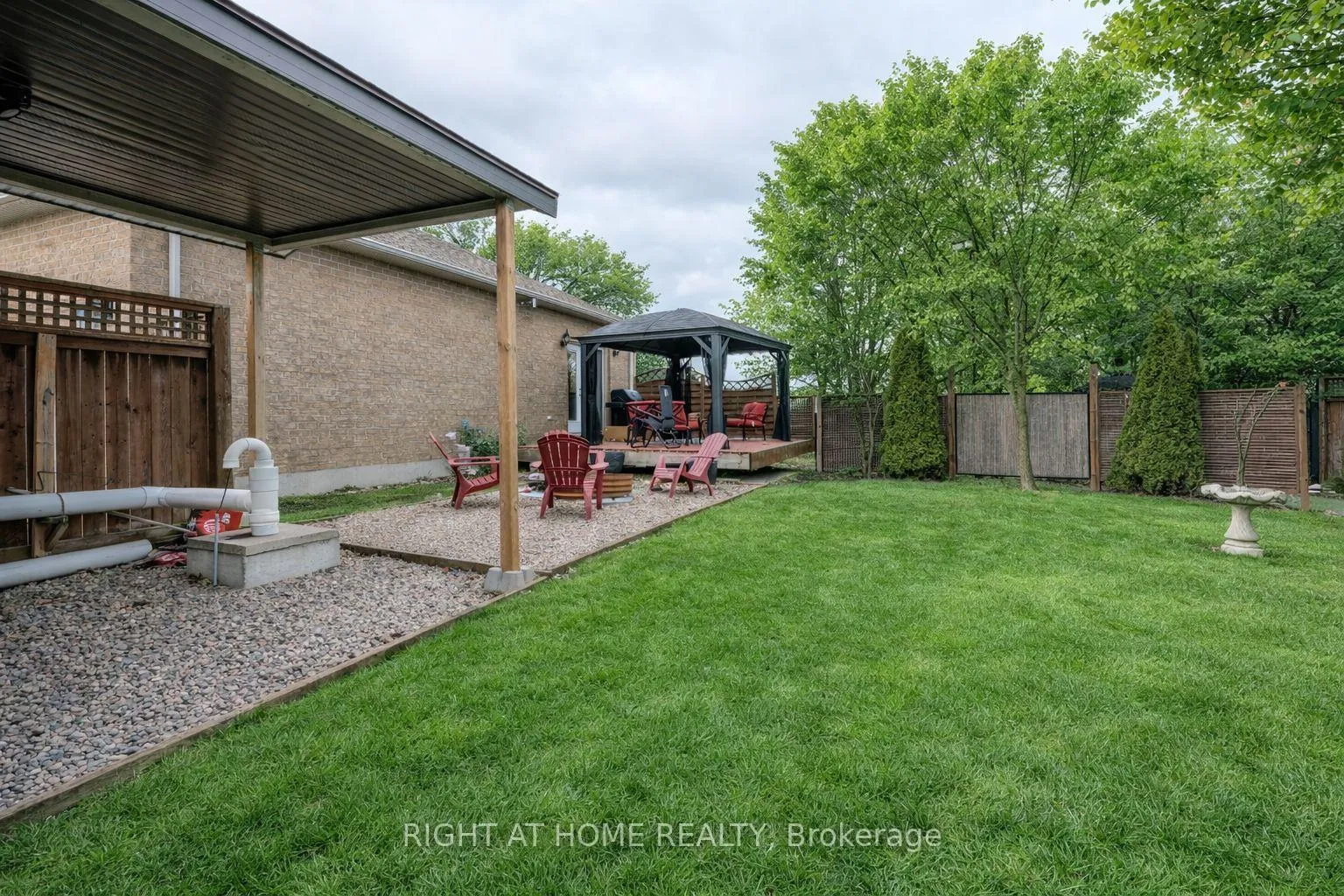 Photo 29 of 301 Mud Street E, Hamilton, Rural Stoney Creek — HOMEH