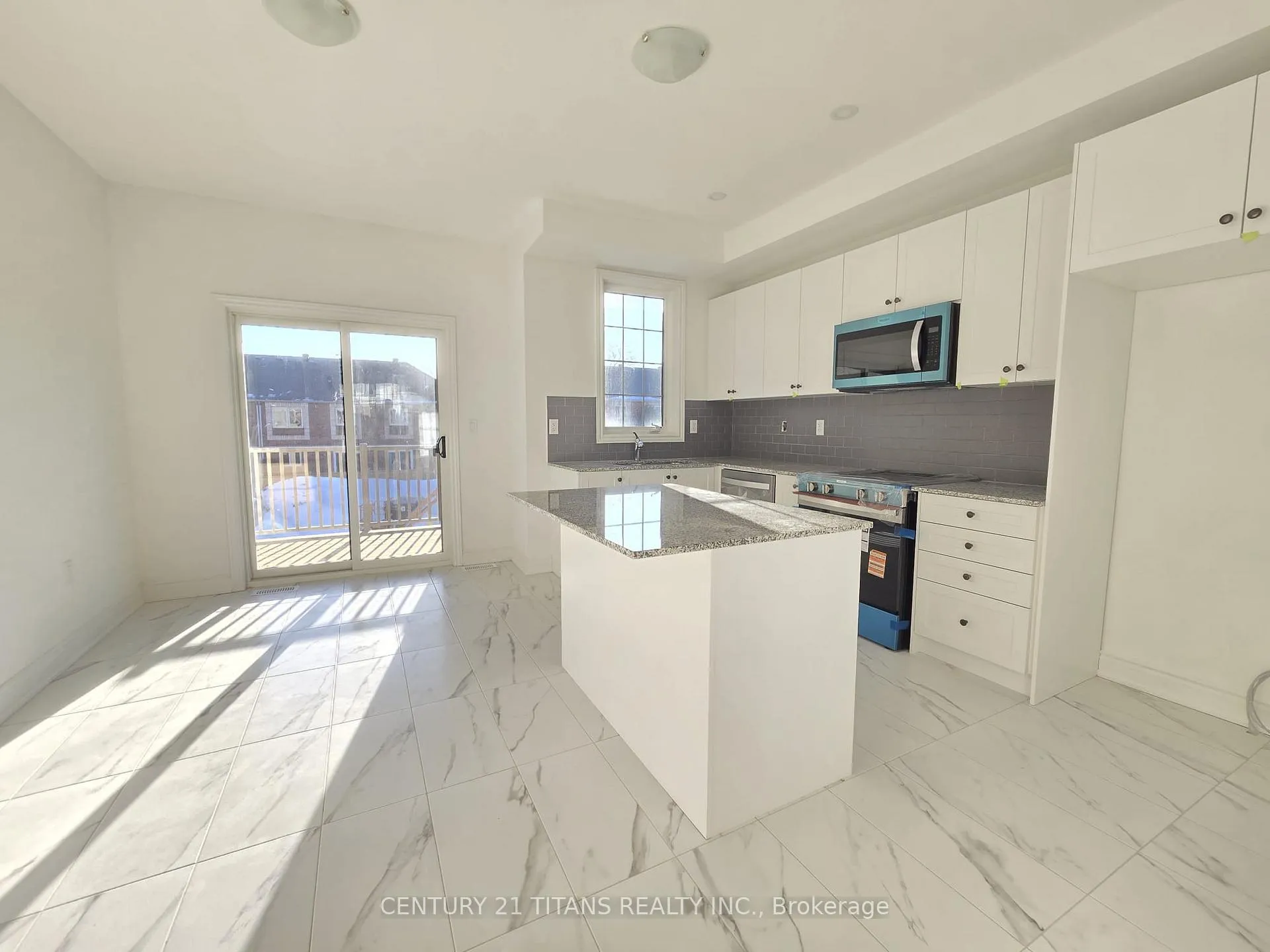 Photo 4 of 22 Franklin Avenue E, Scarborough, Centennial Scarborough — HOMEH