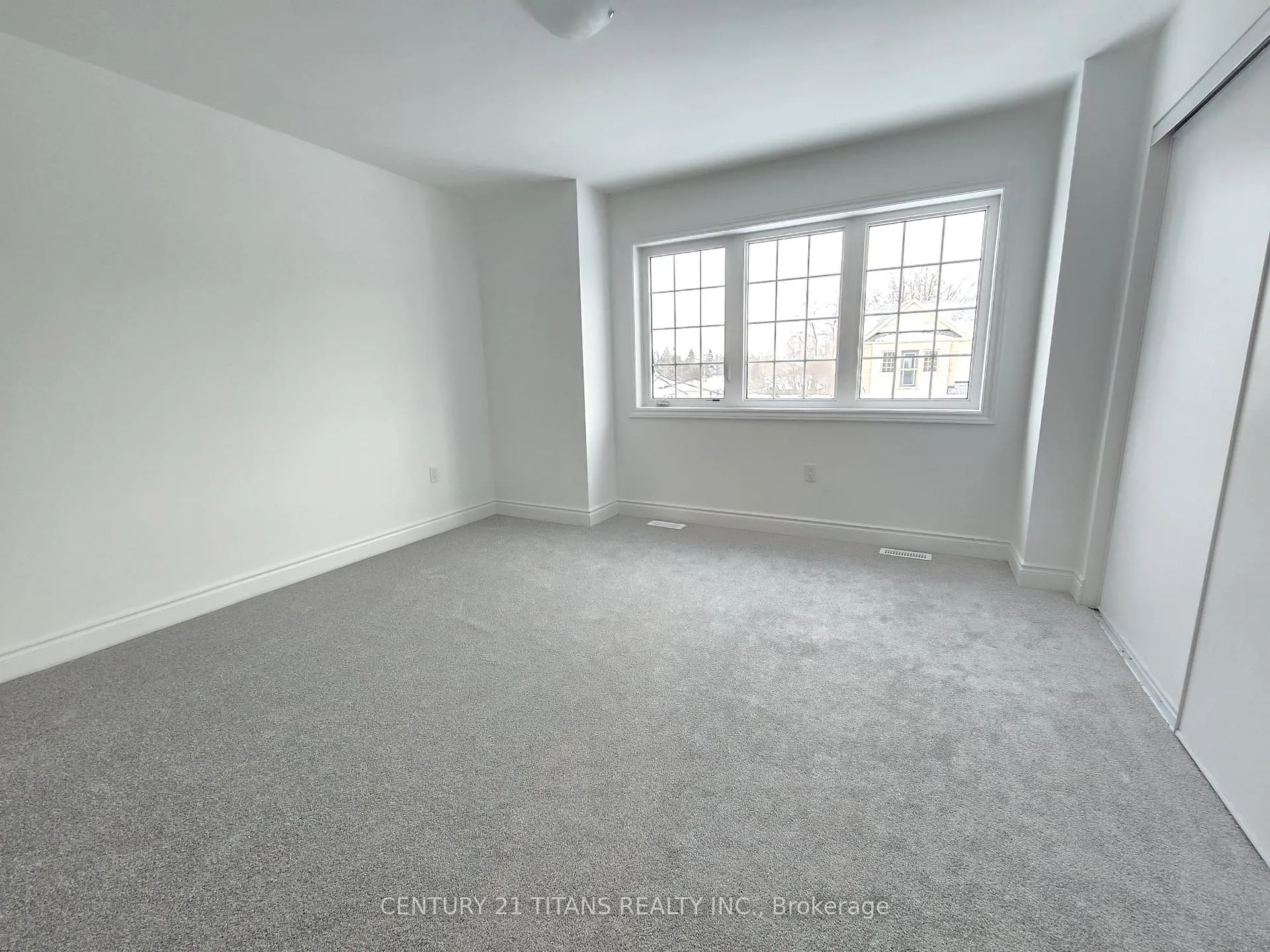 Photo 7 of 22 Franklin Avenue E, Scarborough, Centennial Scarborough — HOMEH